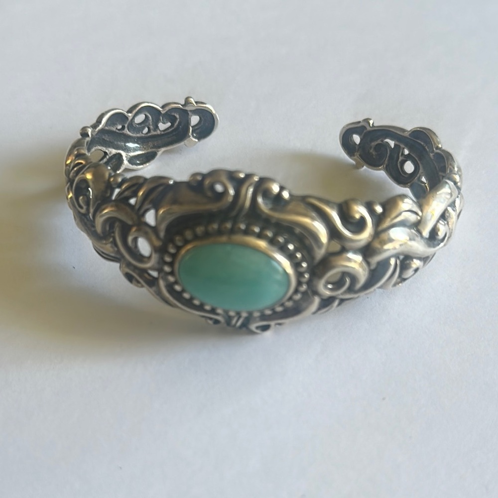 Elegant Silver Bracelet with Green Stone